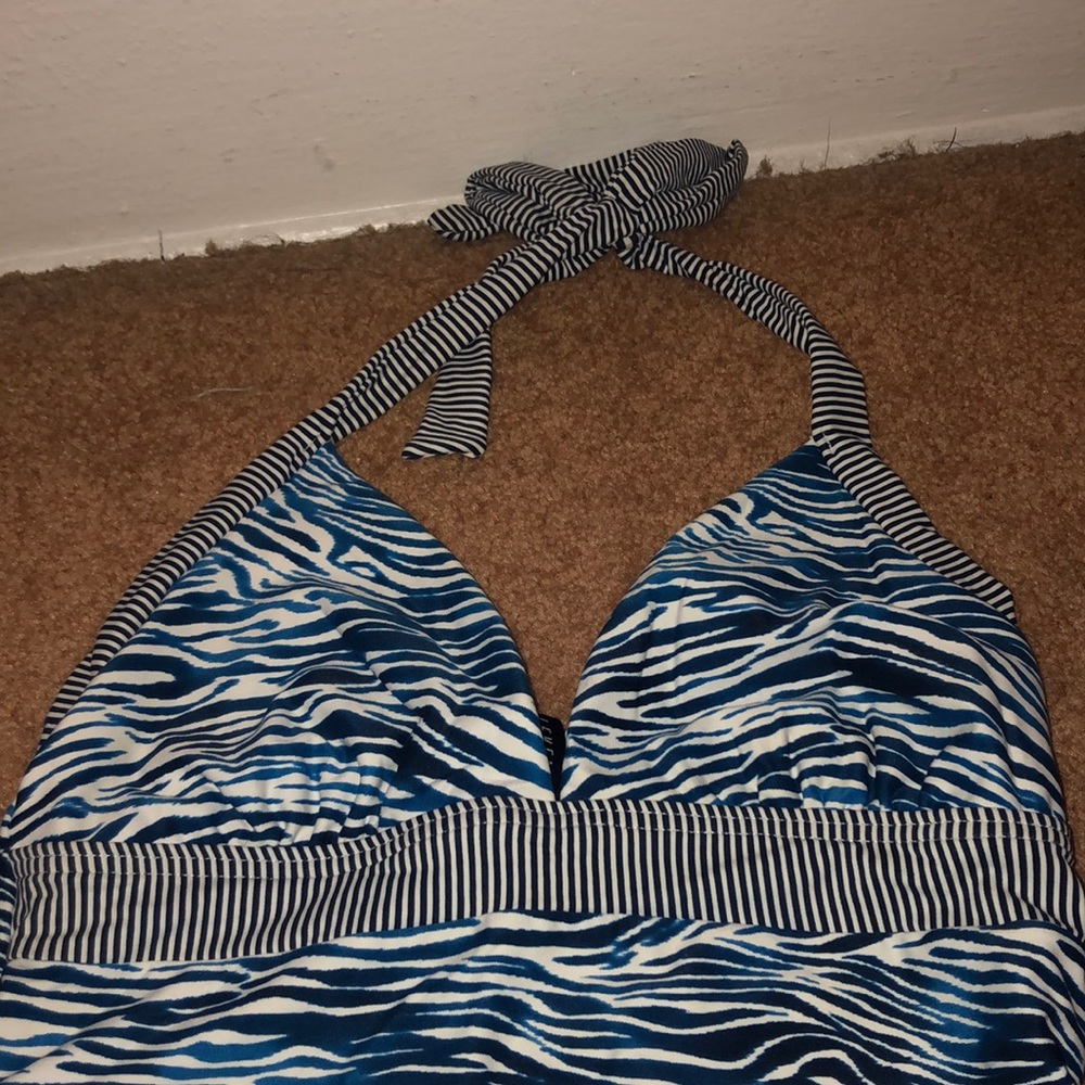 Bathing suit set - Picture 2 of 4